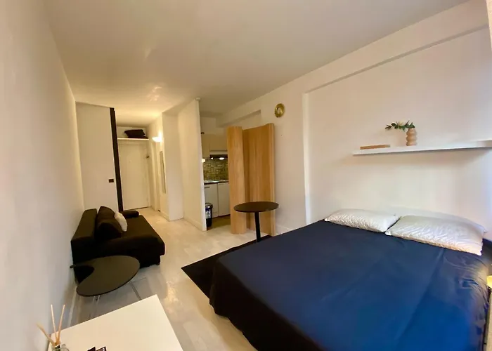 Kennedy Passy Tour Eiffel * Paris